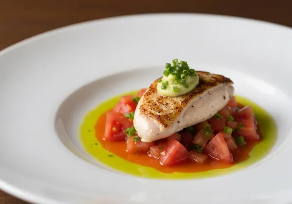 Pechuga de Pollo a la Plancha con Ensalada de Lechuga y Tomate
