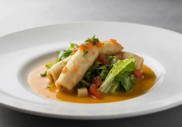 Calamares a la Romana con Ensalada Verde